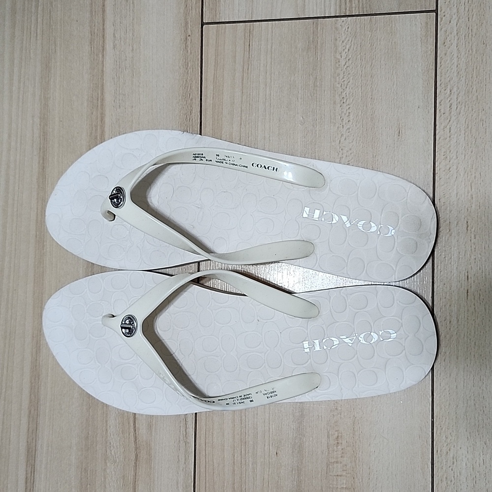 Coach abbigail flip flops